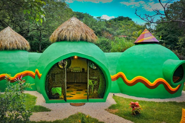 Green Moon Lodge 1 768x512