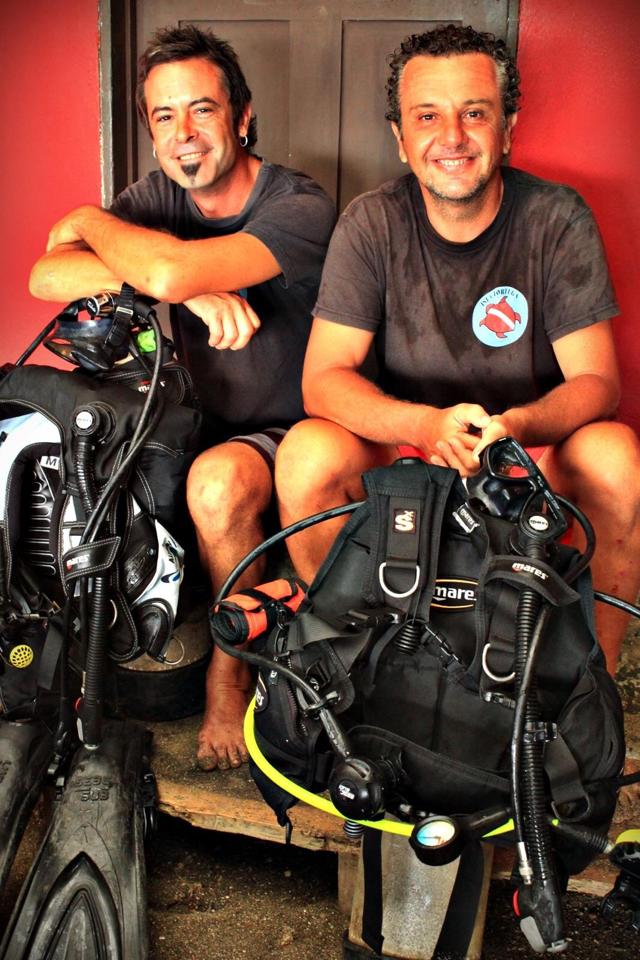 ven a bucear con nosotros